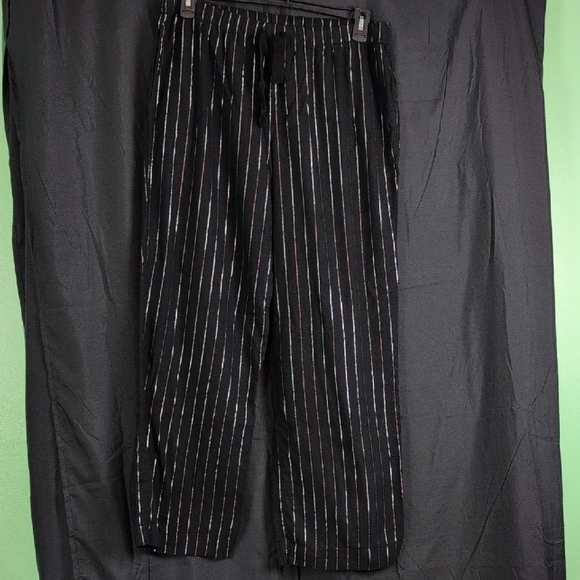 Victoria Secret/PINK.  Black  with Vertical Pinstripes. Large. EUC - Picture 1 of 5